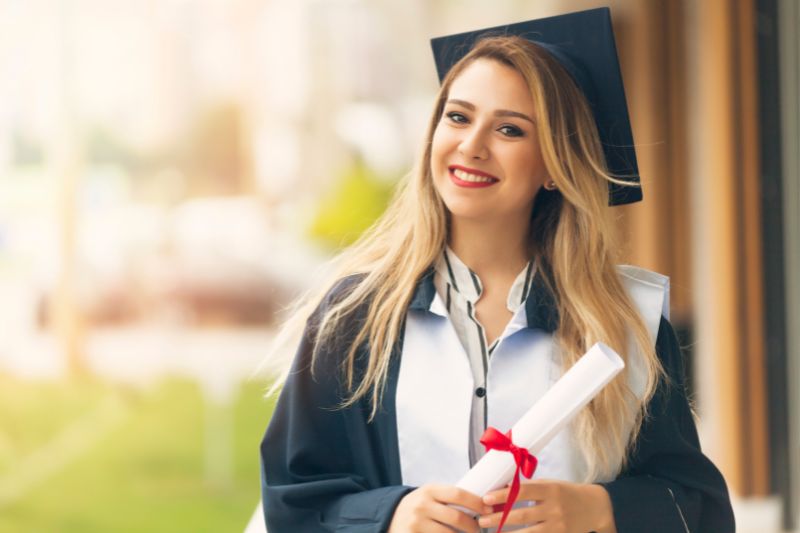 Como Escolher a Maquiagem Ideal para Formatura: Realce Sua Beleza na Conquista